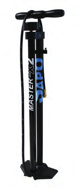 Pompe à pied Sapo Master-X2 avec manomètre haute pression, protection en caoutchouc et raccord à jet noir avec poignée noire 16 bars/232 Psi